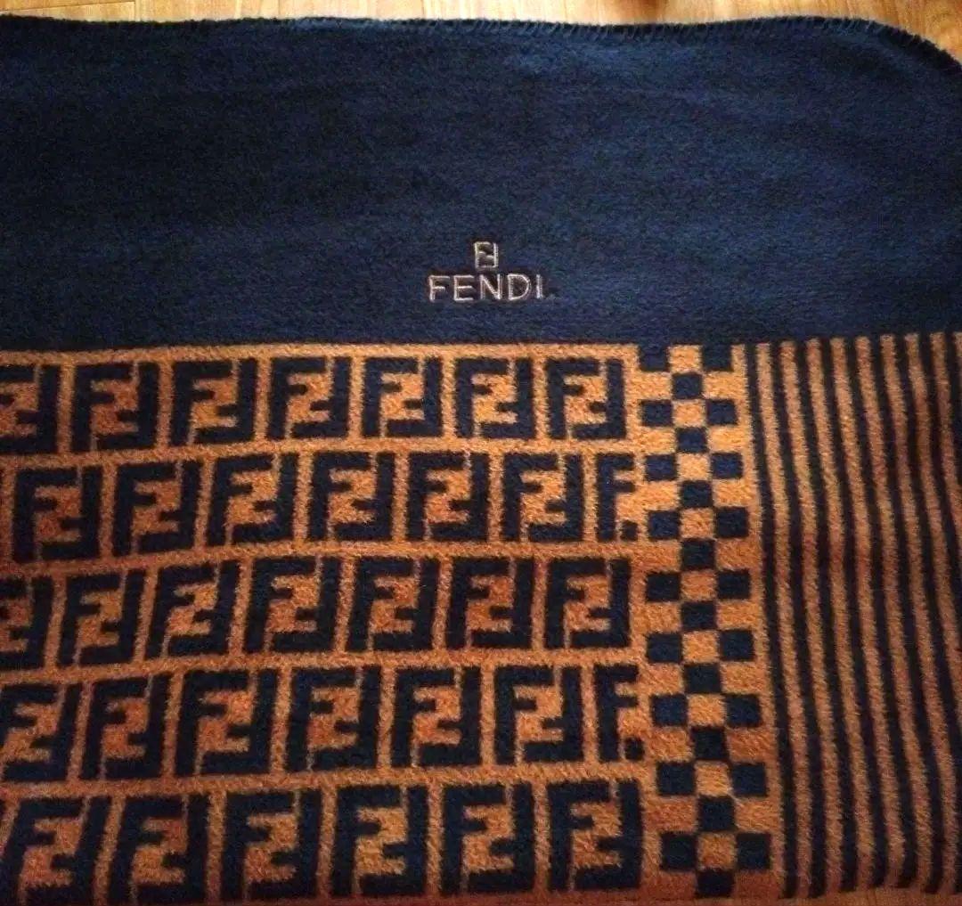 フェンディ 綿毛布