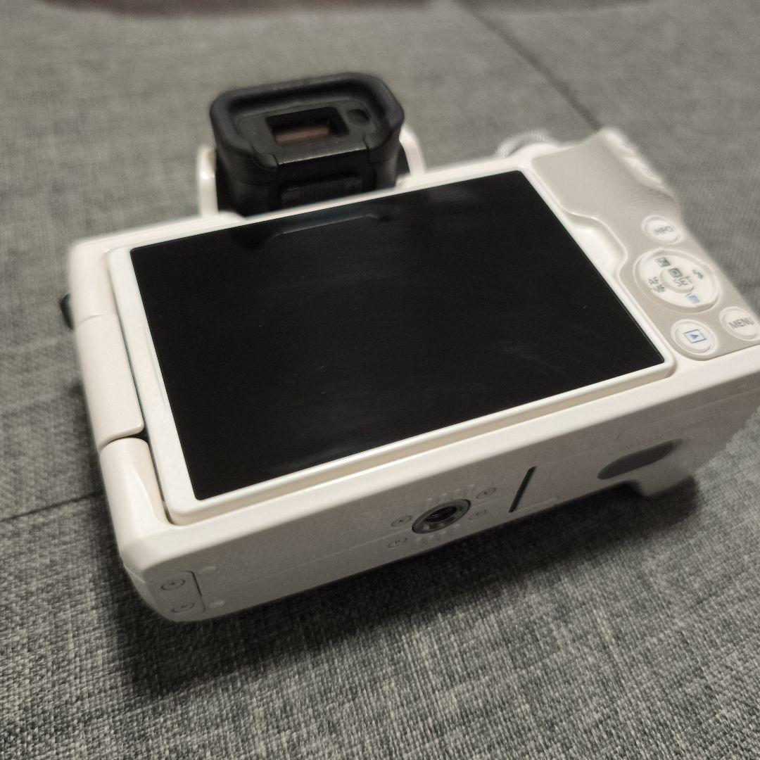 【美品】Canon EOS Kiss M 標準ズームキット