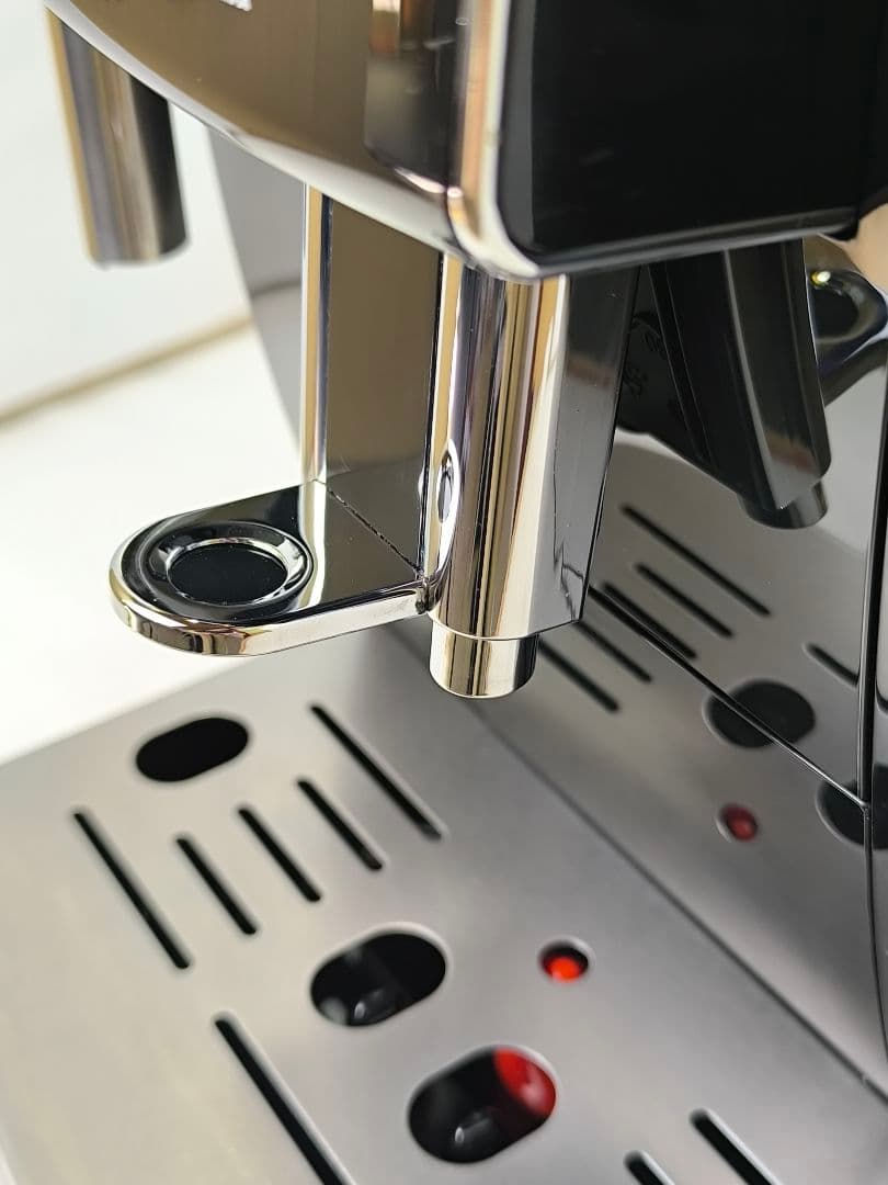 デロンギマグニフィカS コンパクト全自動コーヒーマシン ECAM23120BN4