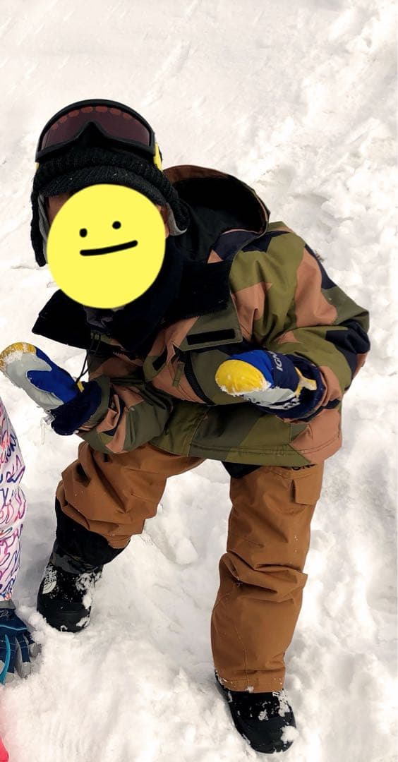 美品⭐︎ONEILL 子ども用スノーボードウェア上下セット　128cm 迷彩柄