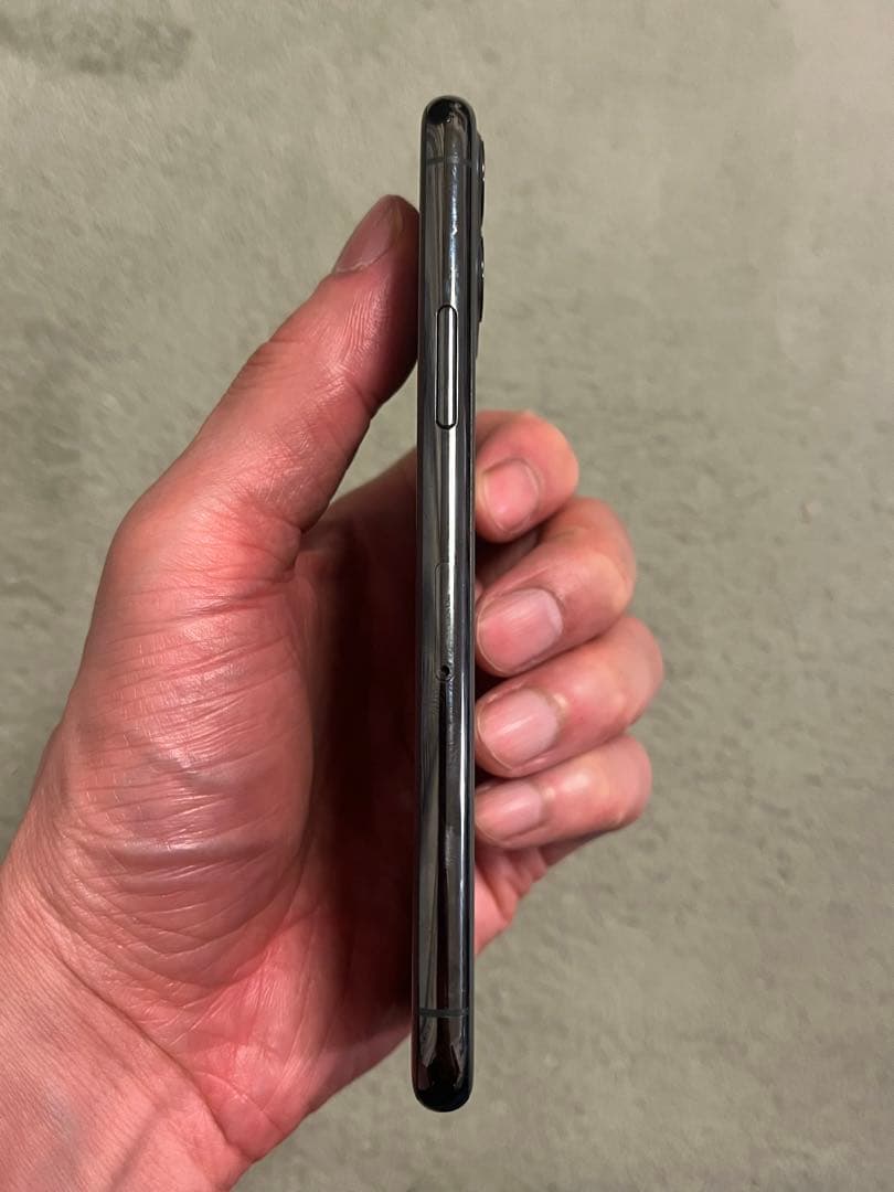 iPhone 11 pro 256G SIMロック解除済