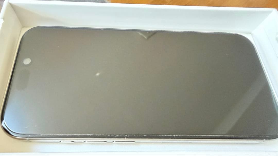 s*n様 中古品　iPhone 16 pro Natural Titanium