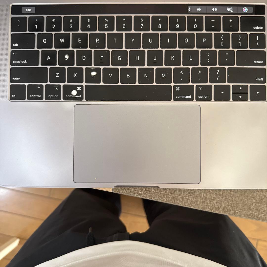 ②Apple MacBook Pro 13インチ Intel 256GB