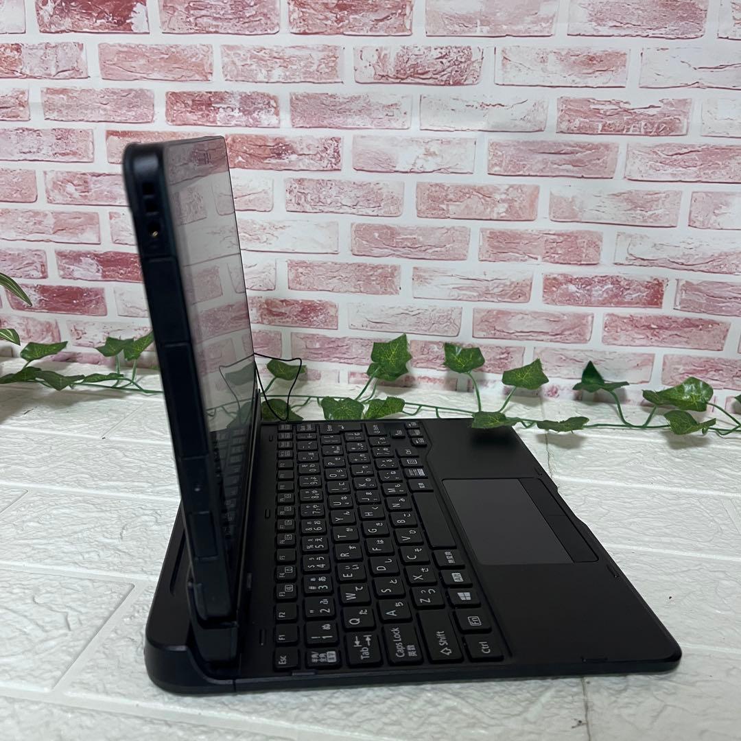 ★タブレット中古富士通SSD128GB メモリ8GB★カメラ ノートPC138