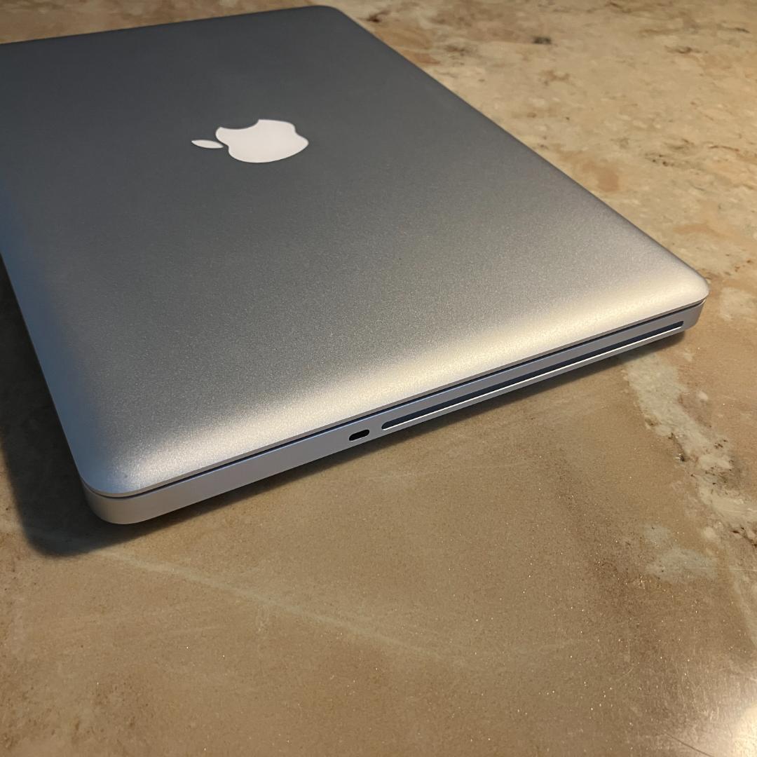 【値下げ、美品】MacBook Pro 13インチ Mid2010 バッテリ正常