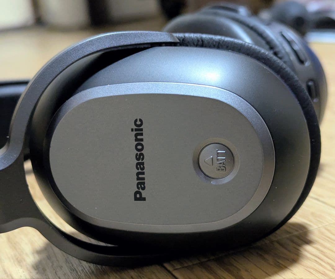 パナソニック 密閉型ヘッドホン RP-WF70T（※無線接続です）