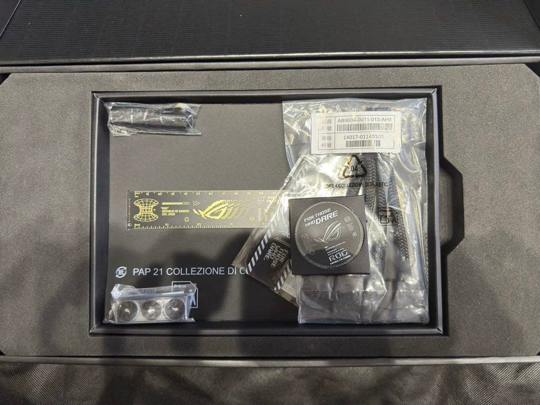 グラフィックボード・グラボ・ビデオカード ASUS ROG ASTRAL GeForce RTX 5090 OC