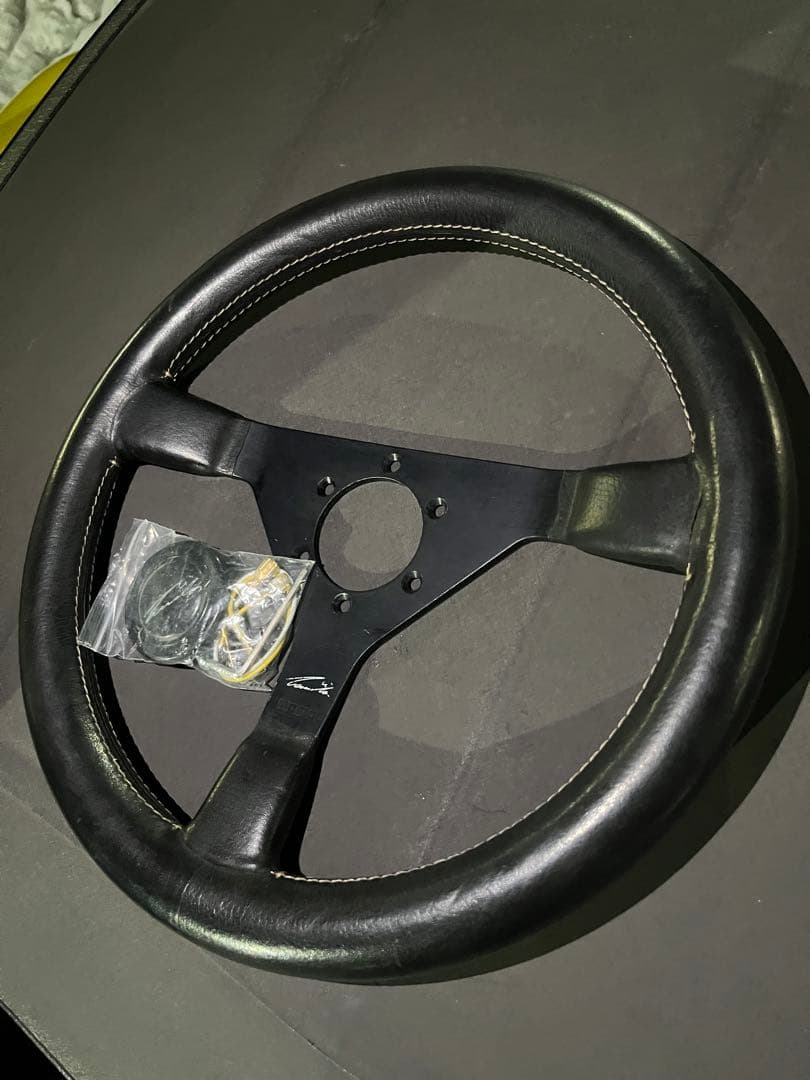 MOMO モモ ニキラウダ ステアリングNiki lauda 370