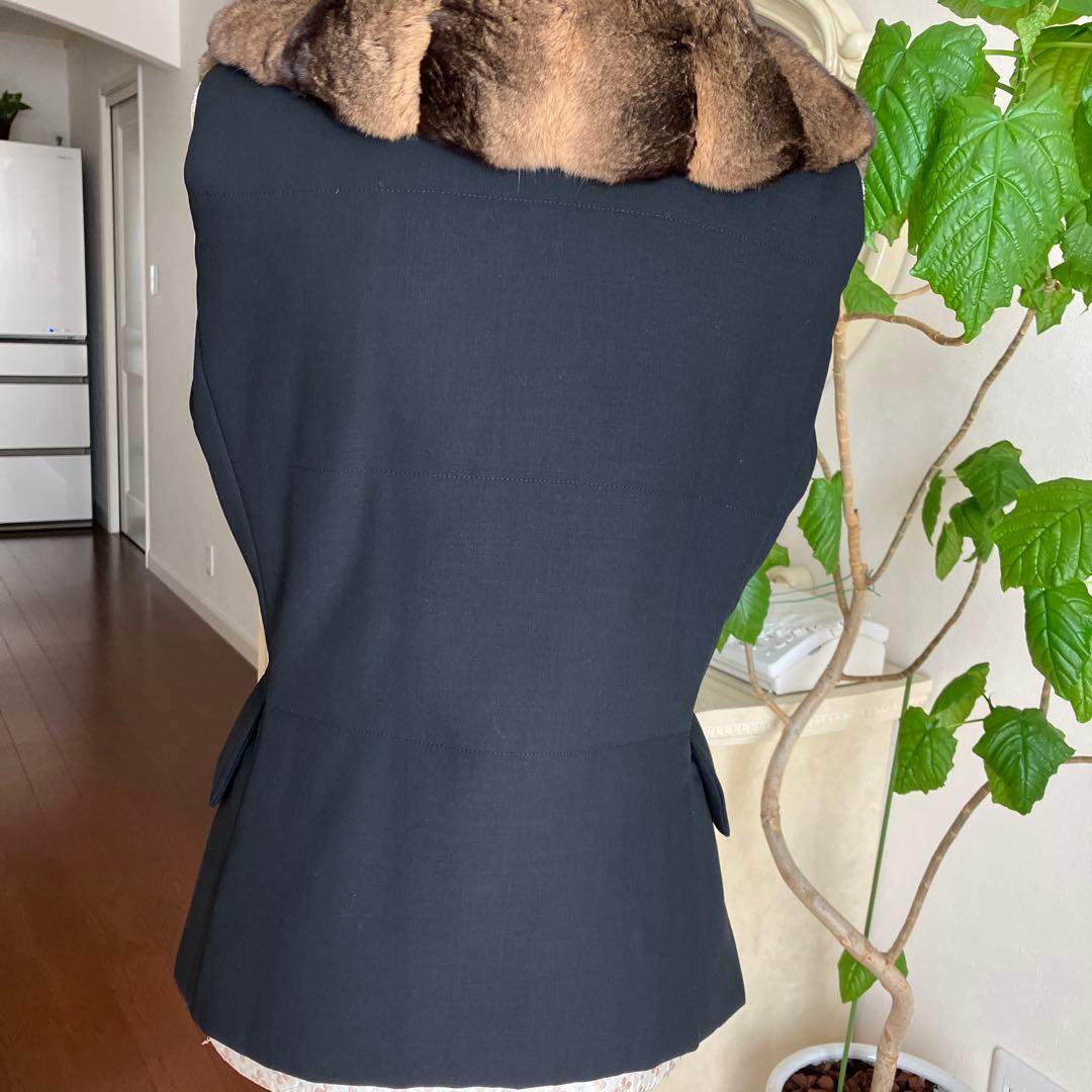 フォクシー ブラックー肉厚フカフカチンチラ付き中綿ベスト　希少42サイズ