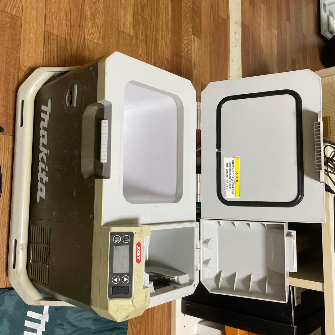 Makita 冷温庫 XDC01