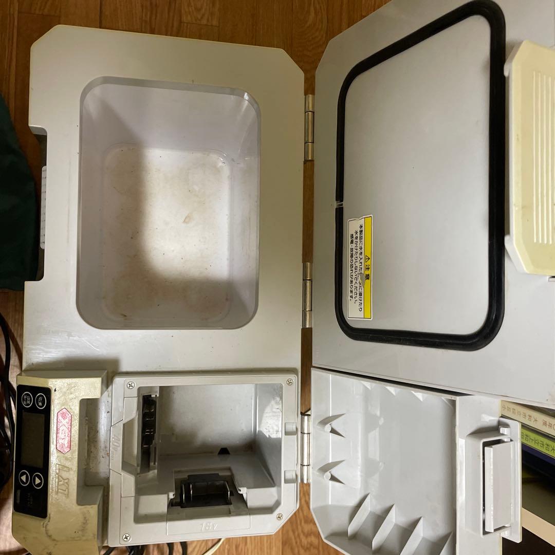 Makita 冷温庫 XDC01