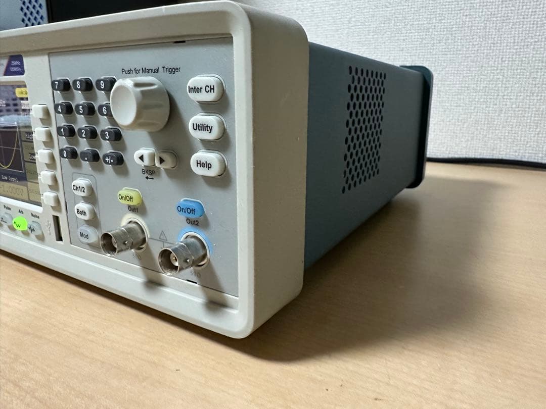 M*a様 Tektronix AFG1022 信号発生器