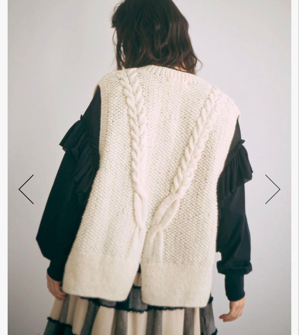 【美品】　tumugu ツムグ　ロービングウールケーブルニット　ベスト