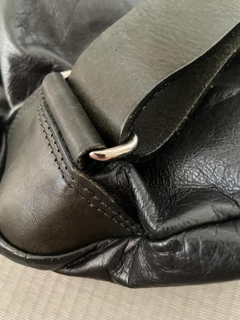 美品 m0851 BP73 本革バックパック 黒 通勤 通学 A4収納