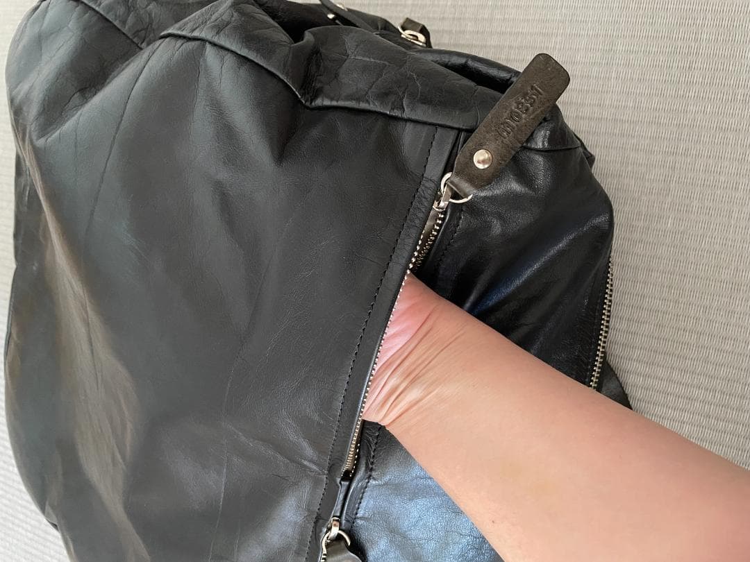 美品 m0851 BP73 本革バックパック 黒 通勤 通学 A4収納