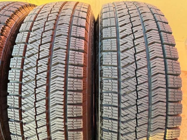 カローラ フリード (4H) ノート スタッドレスセット 185/70R14