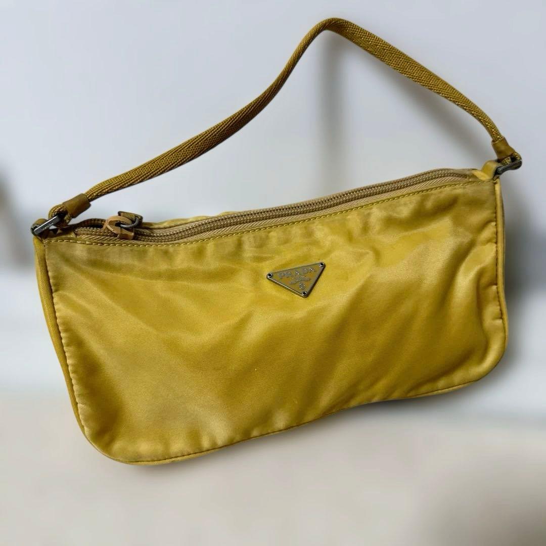 PRADA プラダ アクセサリーポーチ イエロー MV632