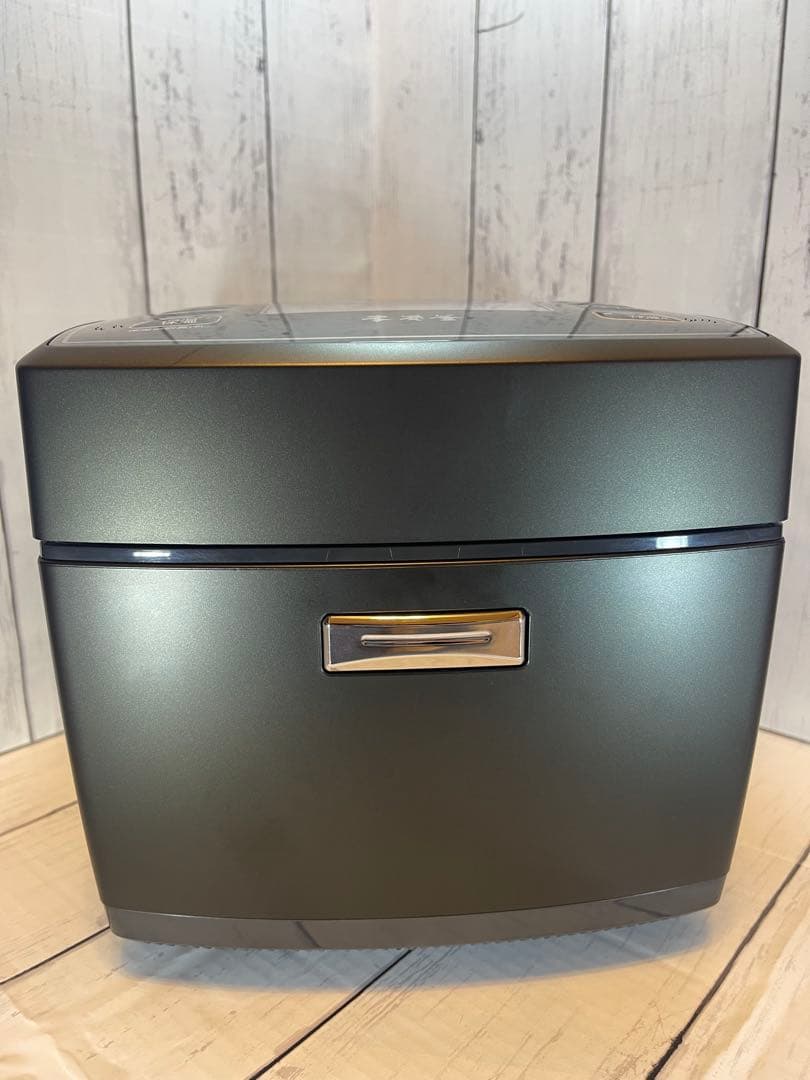 炊飯器 本炭釜 黒真珠（くろしんじゅ）NJ-VWB10-B [5.5合 /IH]