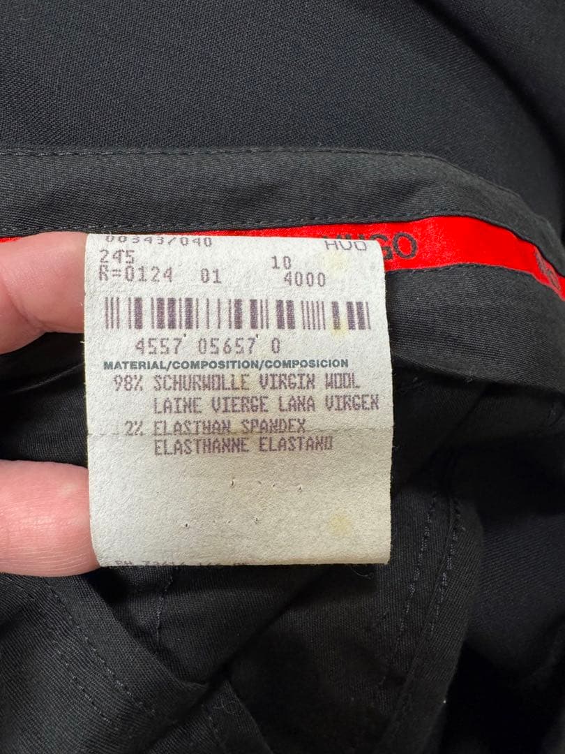 ④ Hugo Boss ヒューゴボス スーツ 黒