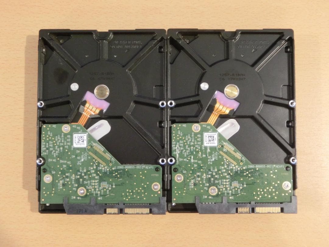 Western Digital 4TB 内蔵型SATAハードディスク 2台セット