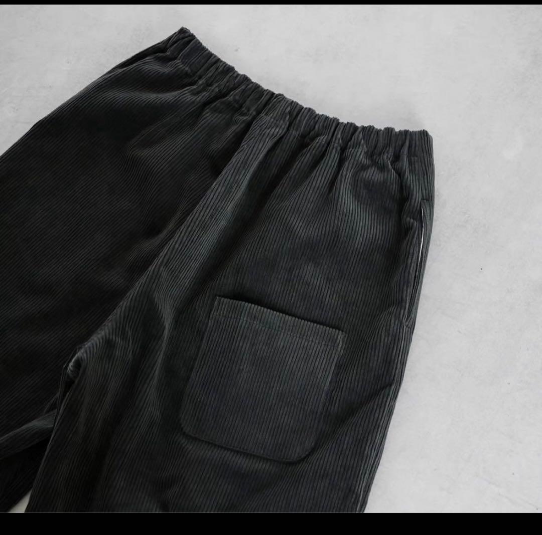 HUIS ハウス　シャトルコーデュロイバルーンパンツ（太畝・カーキグレー）506
