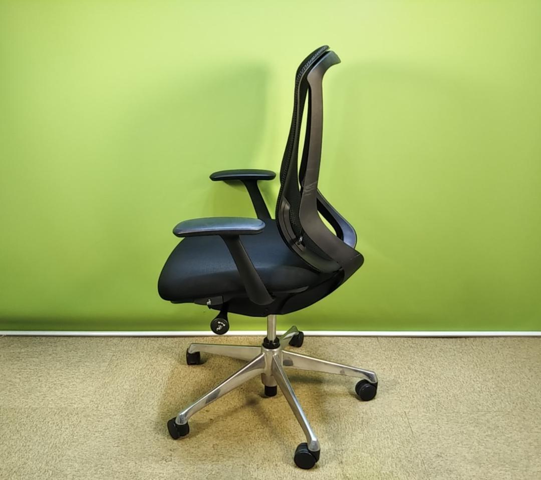 Dust EJK　ao オカムラ　シルフィーチェア　2017年　ハイバック