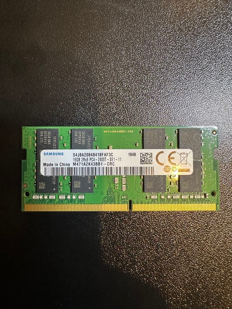 Samsung DDR4 16GB メモリ