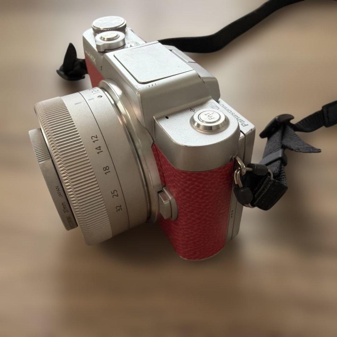 LUMIX G DMC-GF7W ダブルズームレンズキット　ミラーレス一眼