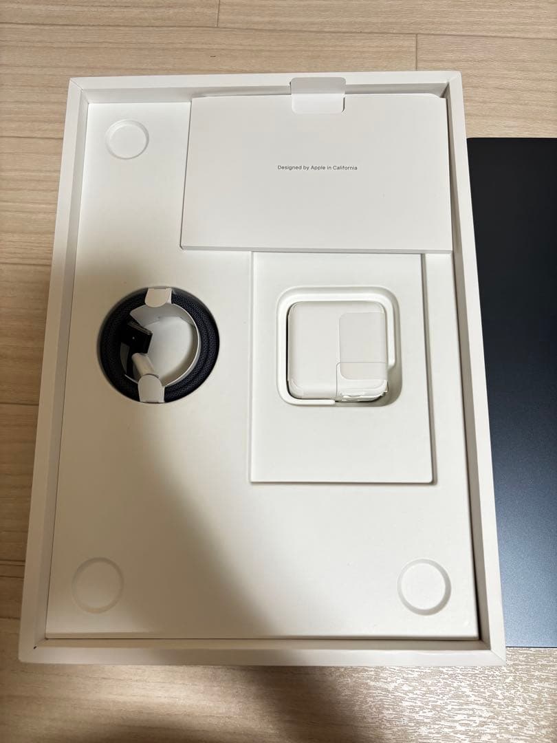 MacBook Air M2 13インチ　8GB 256GB