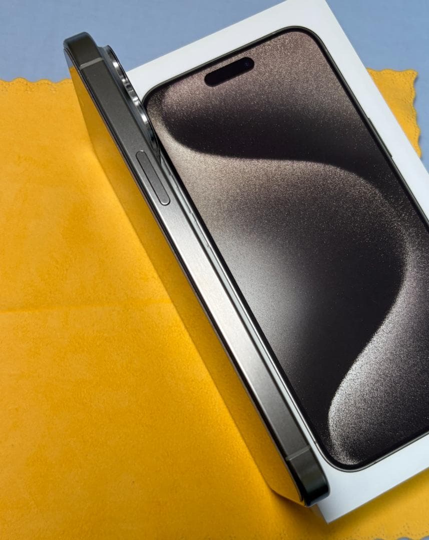 【美品】iPhone15Pro Max512GB＋ケース&保護フィルム