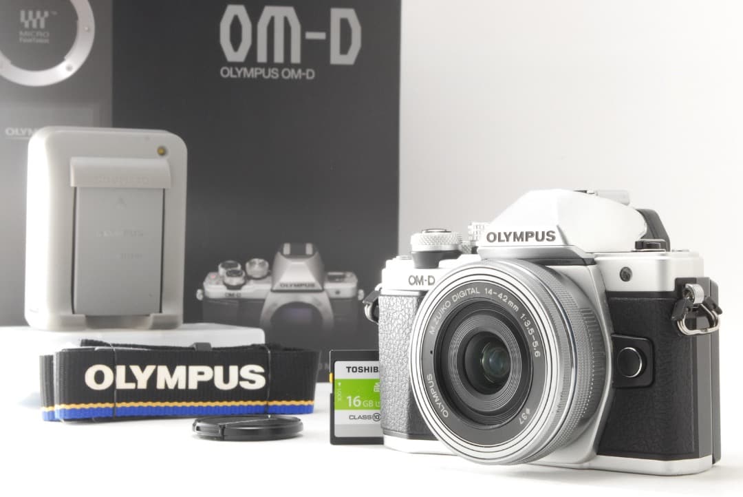 【ほぼ新品】 OLYMPUS OM-D E-M10 Mark II