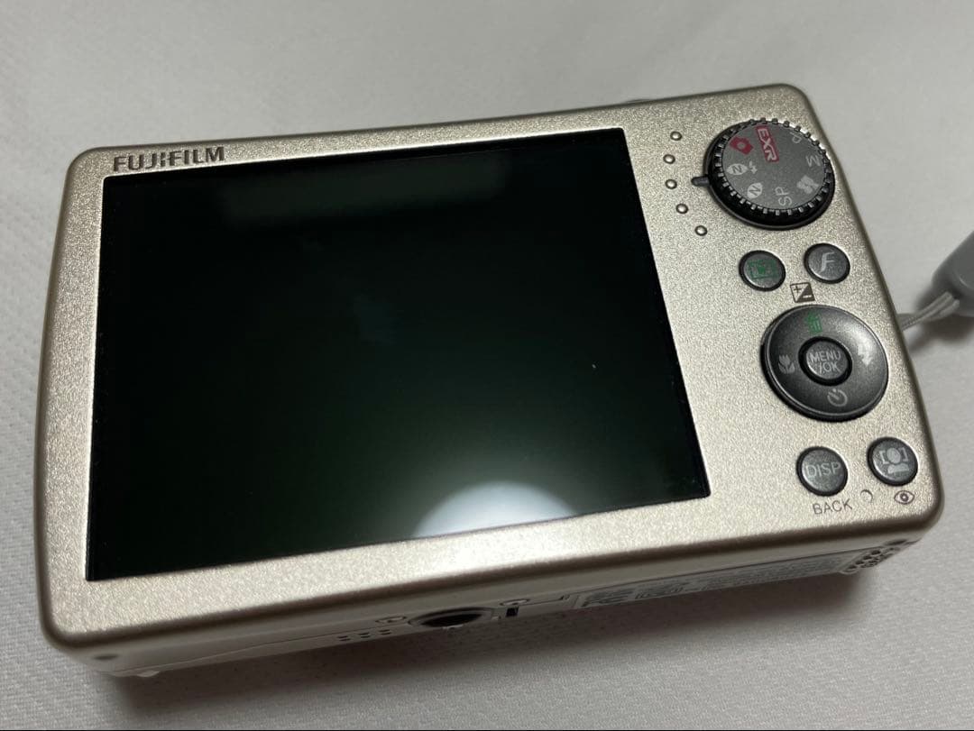 Fujifilm FinePix F200 EXR 本体