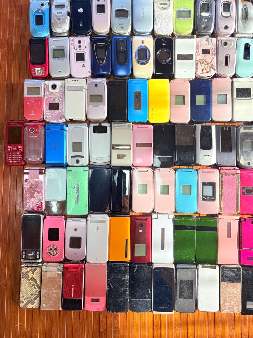 ガラケー動作未確認 キャリア 機種 色々 ジャンク 100台
