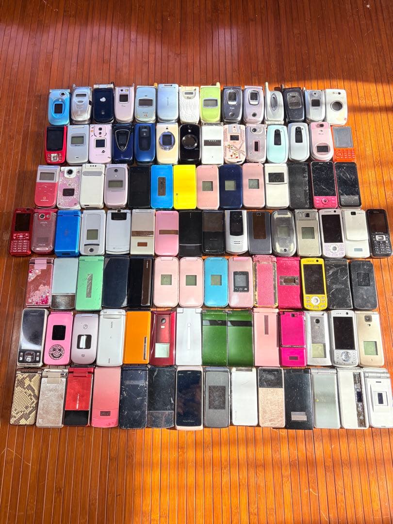 ガラケー動作未確認 キャリア 機種 色々 ジャンク 100台