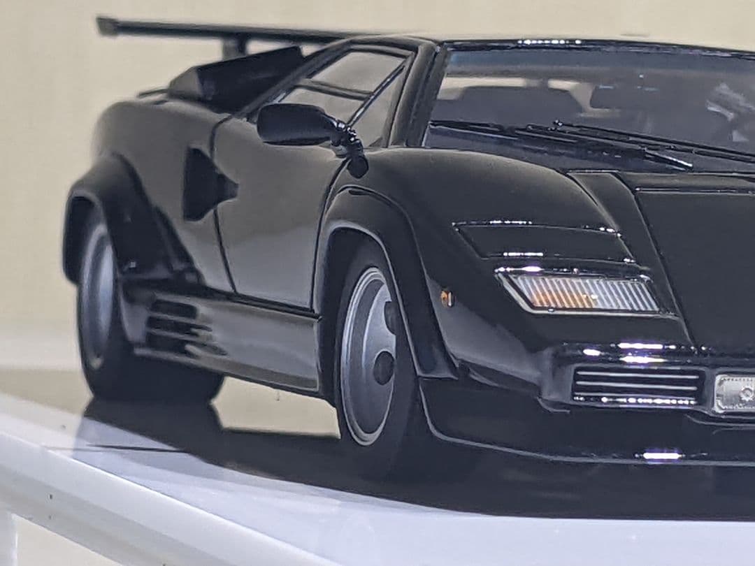 アイドロン 1/43 ランボルギーニ カウンタックLP5000QV 1988