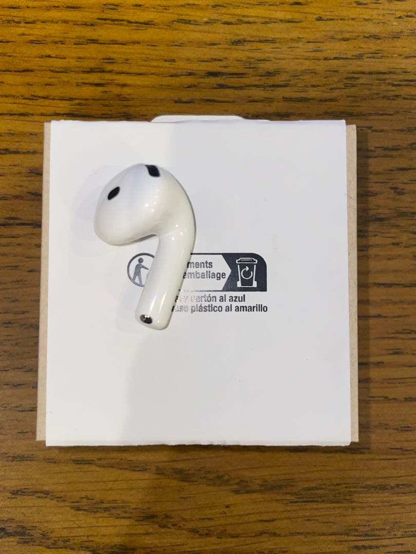 [純正品] AirPods 4 右耳 新品未使用
