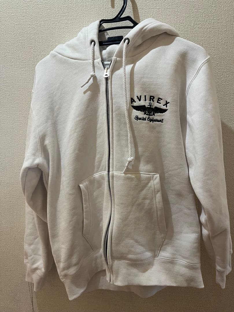 ぺ*ー様 AVIREXパーカー白