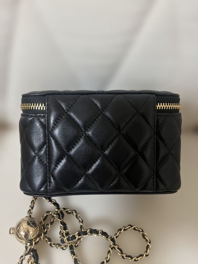 新品CHANEL ブラック キルティング ショルダーバッグ