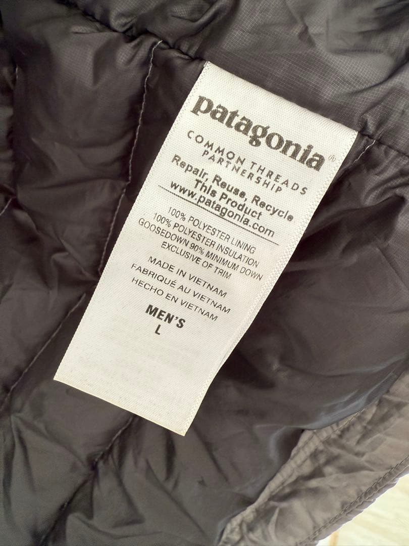 美品 パタゴニア メンズ ダウンセーターベスト シルバーグレー Lサイズ