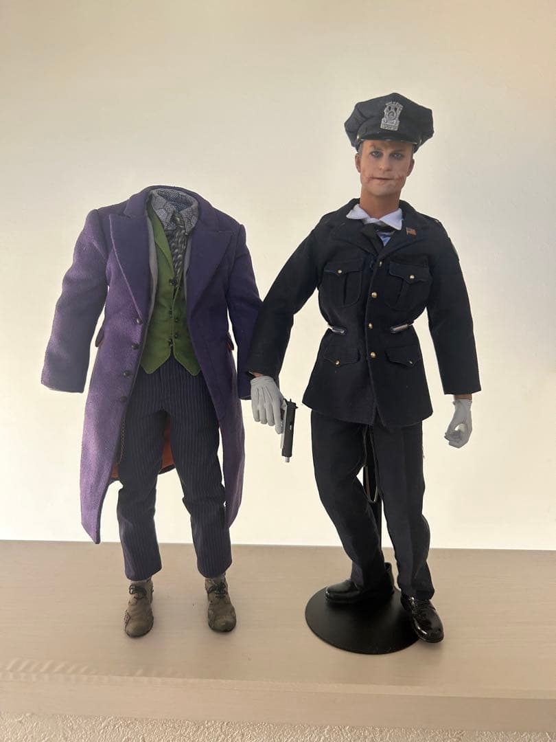 ホットトイズ　ジョーカー　警官バージョンとパープルコート素体 フィギュア