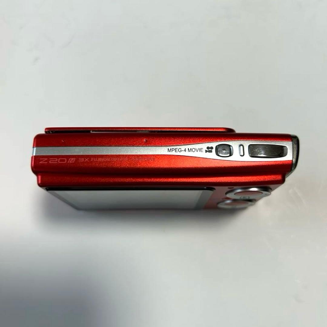 Fujifilm FinePix Z 20赤
