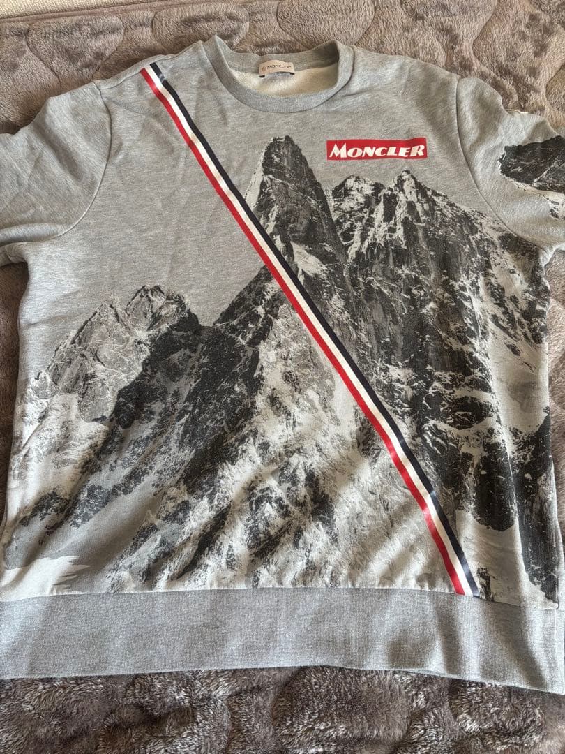 美品 MONCLER 雪山 スウェット サイズXL トリコロール 希少 袖ロゴ