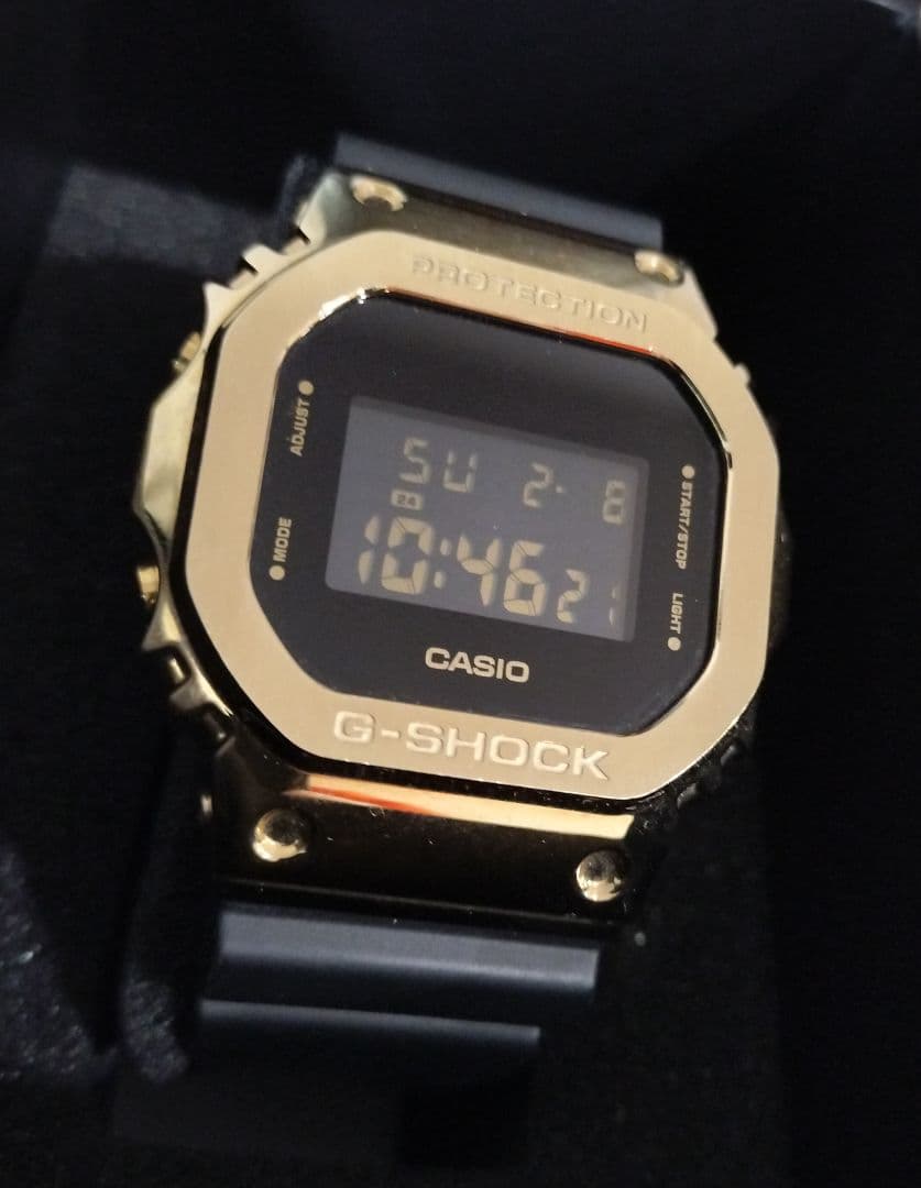 中古美品 G-SHOCK GM-5600G-9JF ゴールドメタル ラバー