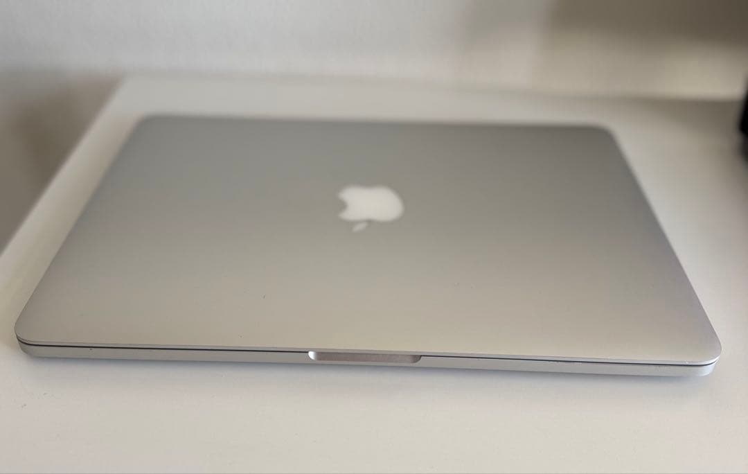 美品 Macbook Pro 13インチ 今年最新mac os Sequoia