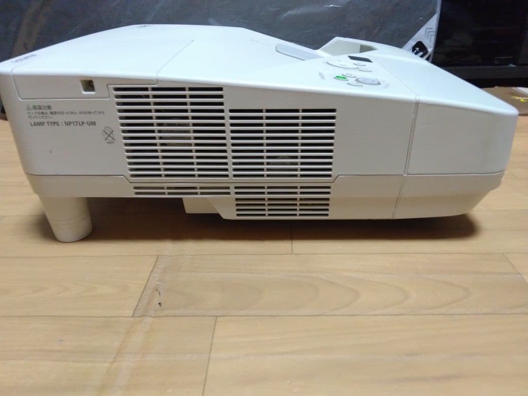 NEC 超短焦点プロジェクター NP-UM330WJL