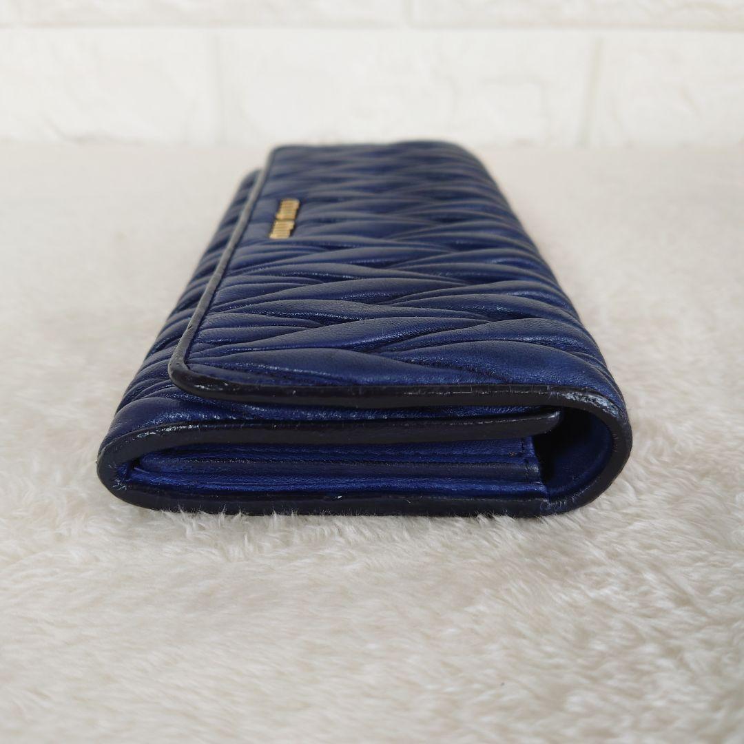 miu miu マテラッセ ネイビー 二つ折り長財布 5M1109