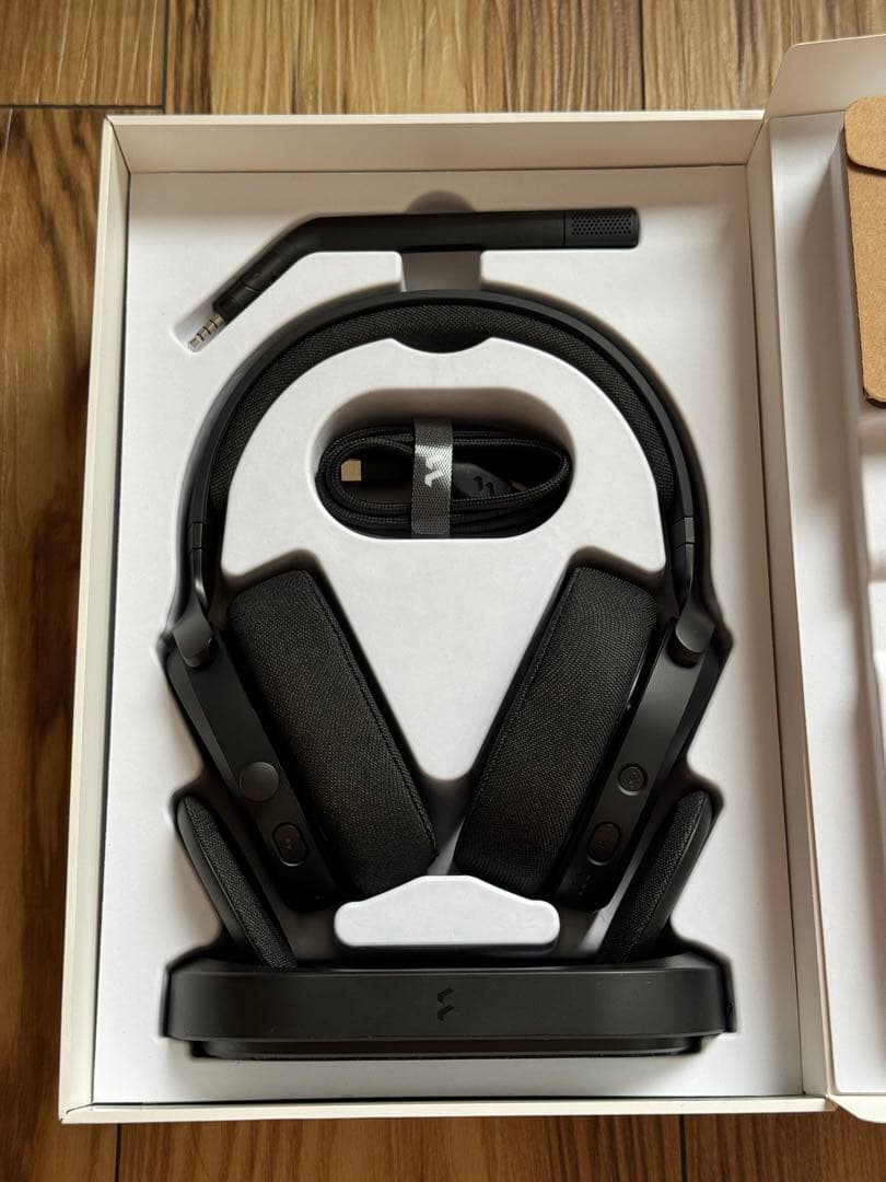 ヘッドホン Fractal Design Scape Dark