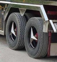 鏡面ステンレス製 大型車用 　22.5インチ用　2個