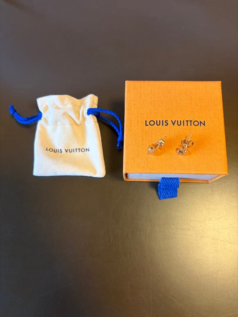Louis Vuitton ピアス　エセンシャル V