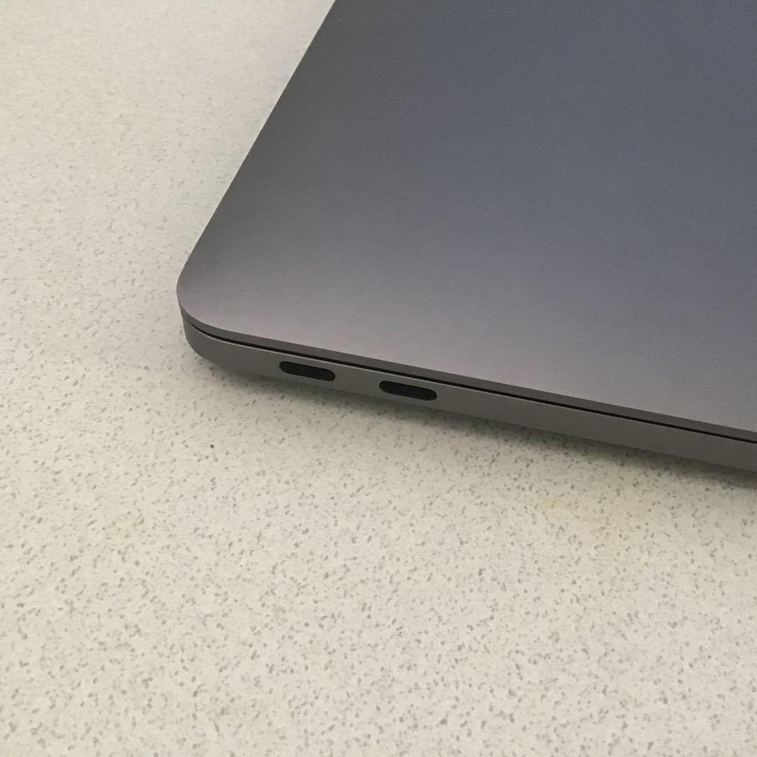 MacBook本体 MacBook Pro (13-inch, Late 2016)